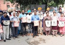 ਖਰੜ ਵਿੱਚ ਬੈਟਰੀਆਂ ਤੇ ਸੈੱਲਾਂ ਨੂੰ ਵੱਖਰੇ ਤੌਰ ’ਤੇ ਇਕੱਤਰ ਕਰਨ ਲਈ ਪਾਇਲਟਪ੍ਰਾਜੈਕਟ ਸ਼ੁਰੂ ਪਲਾਸਟਿਕ ਖ਼ਿਲਾਫ਼ ਰੈਲੀ ਵੀ ਕੱਢੀ