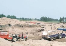 ਪੰਜਾਬ ਵਿੱਚ ਮਾਈਨਿੰਗ ਉੱਤੇ ਗੁੰਡਾ ਪਰਚੀ ਵਸੂਲ ਕਰਨ ਆਏ ਪਰਾਈ ਵੇਟ ਠੇਕੇਦਾਰ ਦਾ ਤਿੱਖਾ ਵਿਰੋਧ